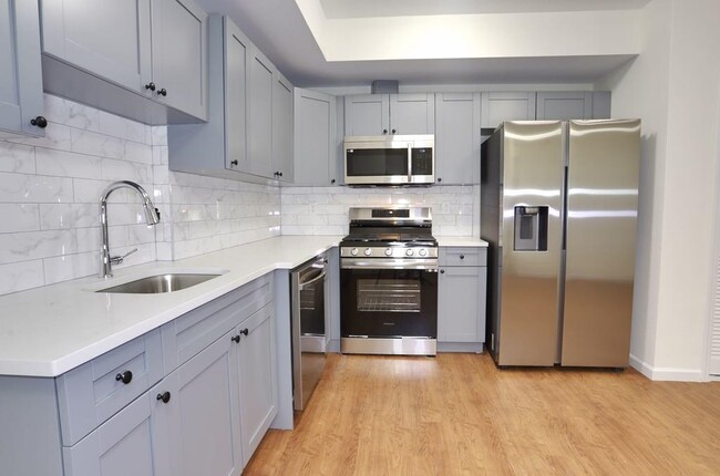 Primary Photo - 143 Zabriskie St