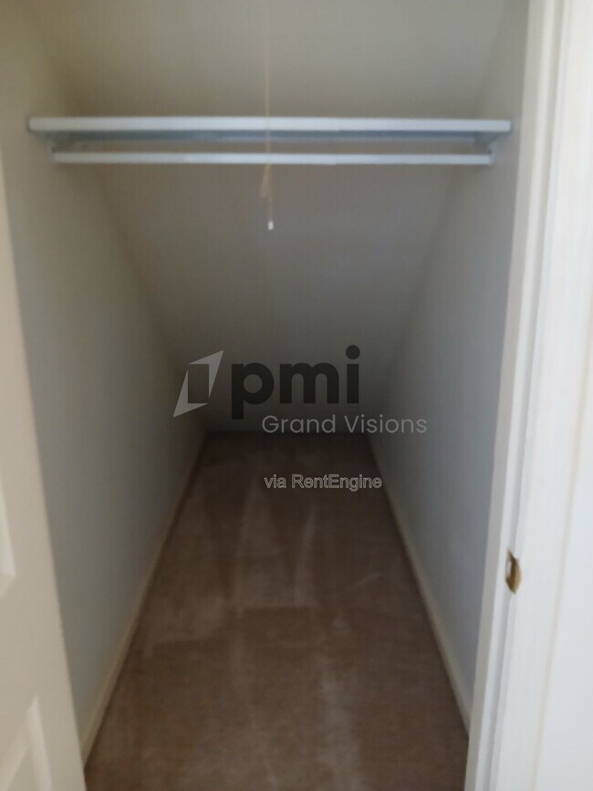 Building Photo - 1306 Arthur Ave