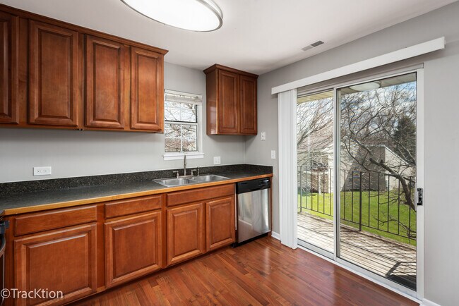 Building Photo - 549 E Shag Bark Ln