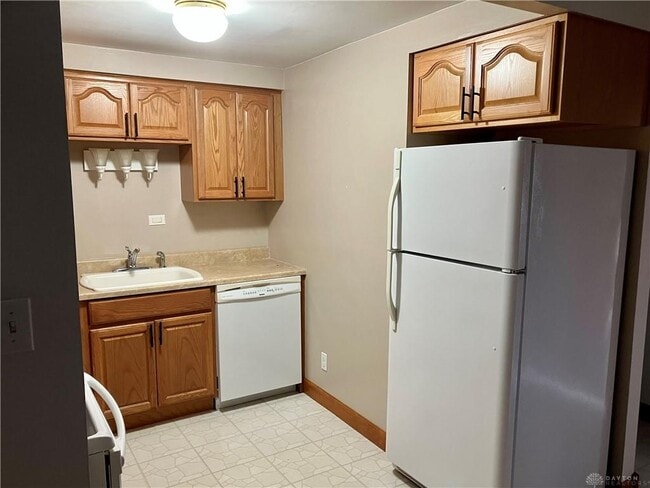 Building Photo - 6529 Harshmanville Rd