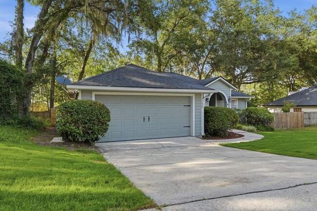 Building Photo - Wellington Place 3 Bedroom 2 Bath