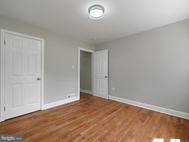 Building Photo - 4502 Elmwood Rd