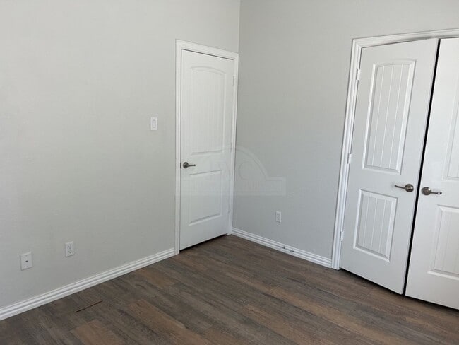 Building Photo - 6311 Serpentine Dr