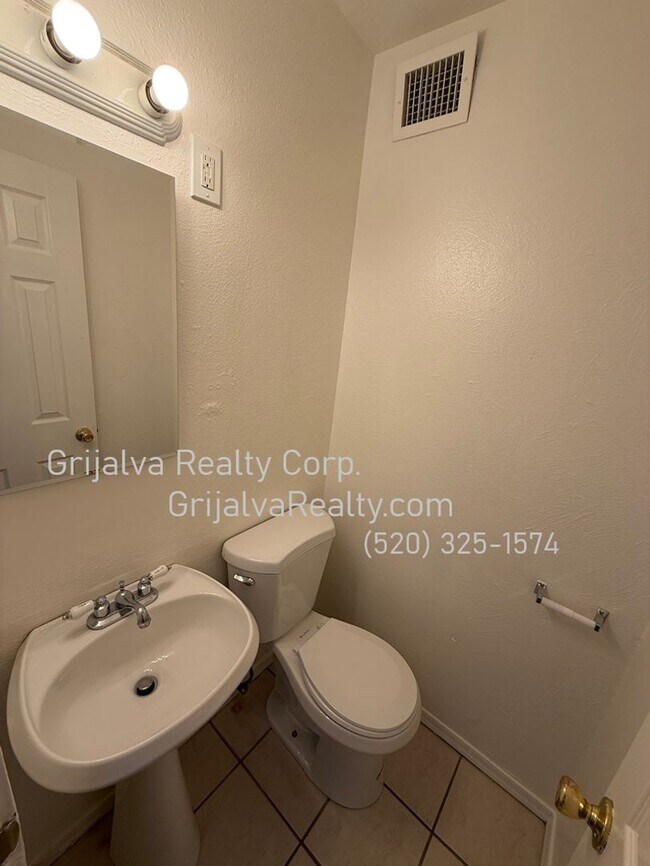 Building Photo - 6850 E Lurlene Dr