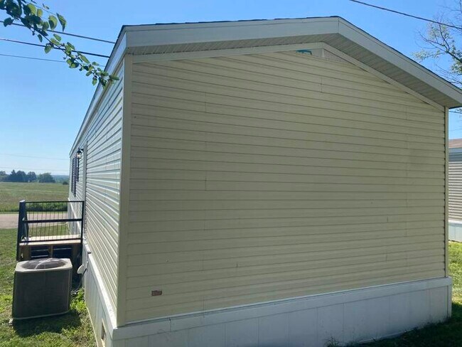 Building Photo - 518 Murray Dr