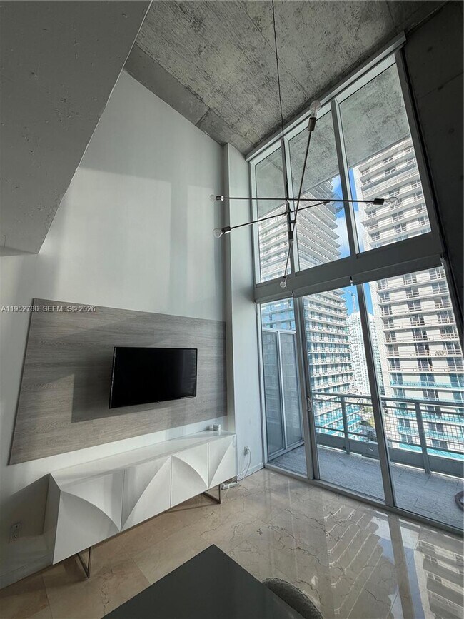 Building Photo - 690 SW 1st Ct