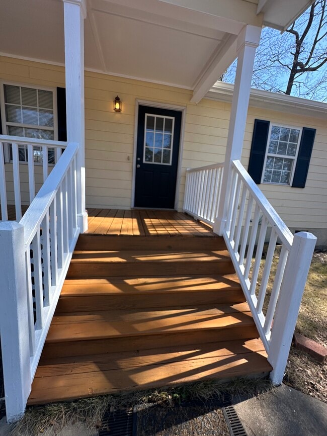 Building Photo - 919 Seventy First School Rd