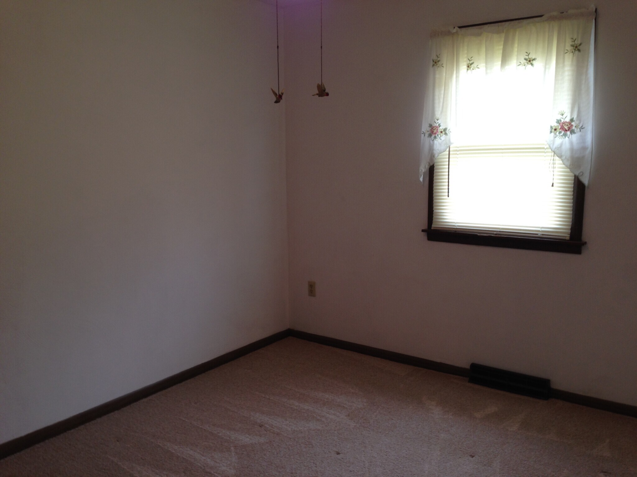 BEDROOM - 8595 Kirsch Rd