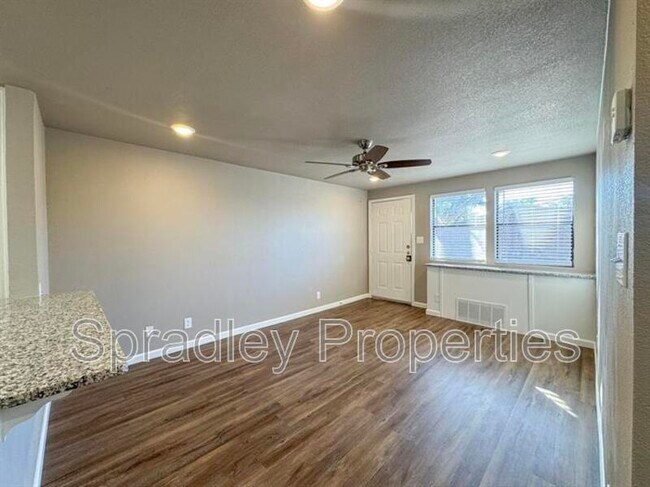 Building Photo - 608 John Paul Jones Dr