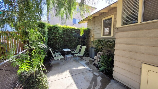 Building Photo - Coming Soon! 1 Bed 1 Bath Charming Craftsman Cottage