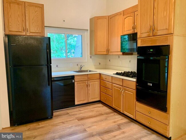 Building Photo - 2622 Occidental Dr