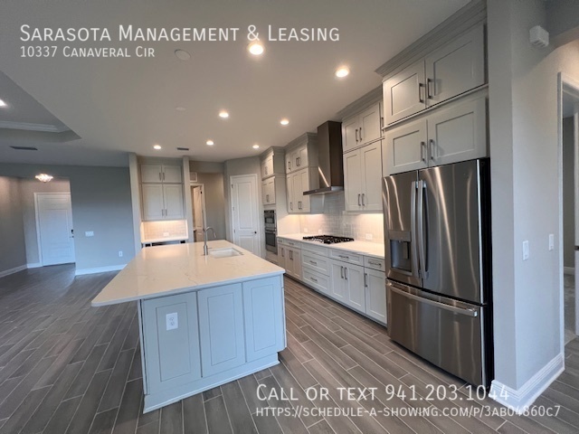 Building Photo - 10337 Canaveral Cir