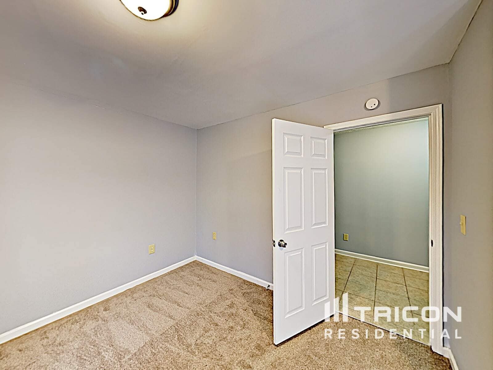 Building Photo - 2444 Hammock Ct