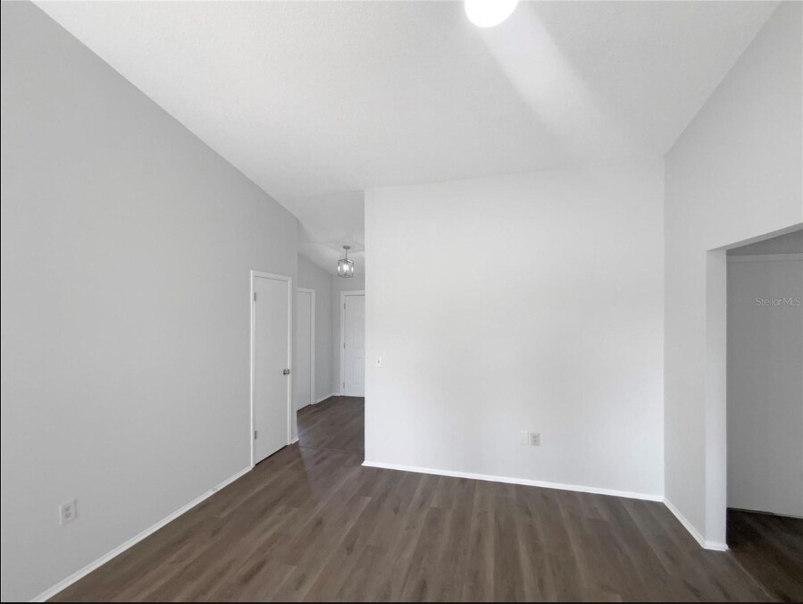 Building Photo - 7846 Cayuga Dr