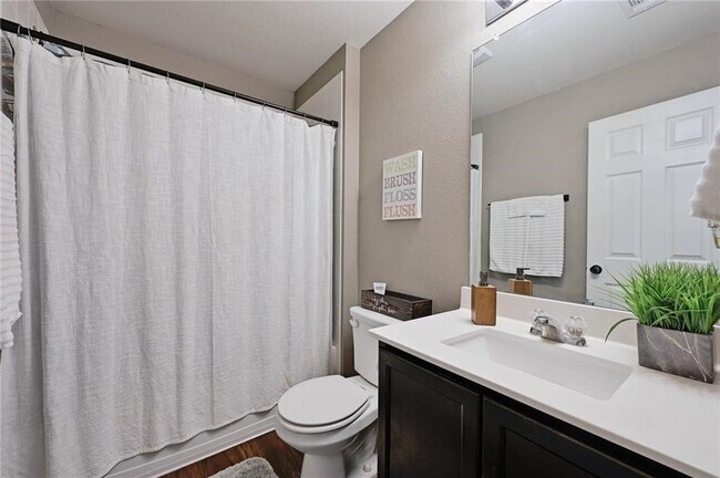 Building Photo - 436 Musgrav-