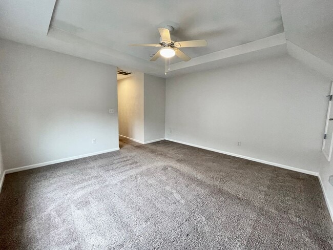 Building Photo - 3-Story Duplex in Chesapeake Beach! Ready ...