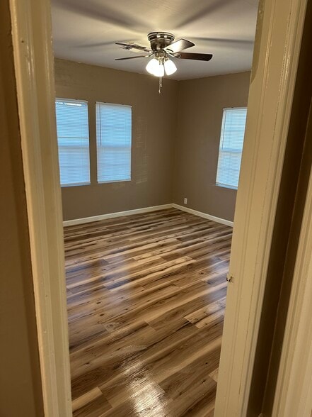 Building Photo - 516 N 5th Ave