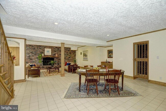Building Photo - 12009 Piney Meetinghouse Rd