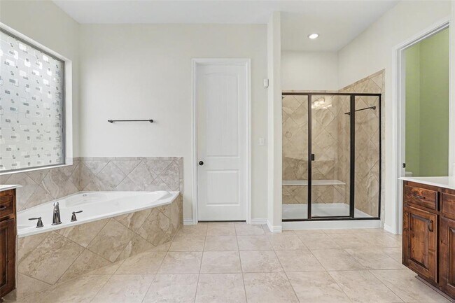 Building Photo - 1020 Winding Way Dr
