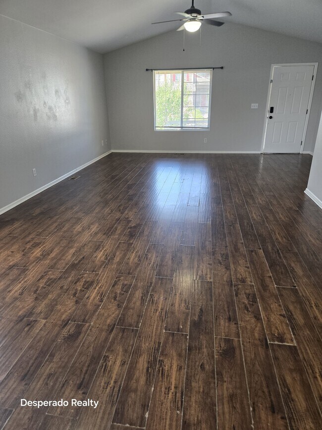 Building Photo - 3206 Santa Fe Ave