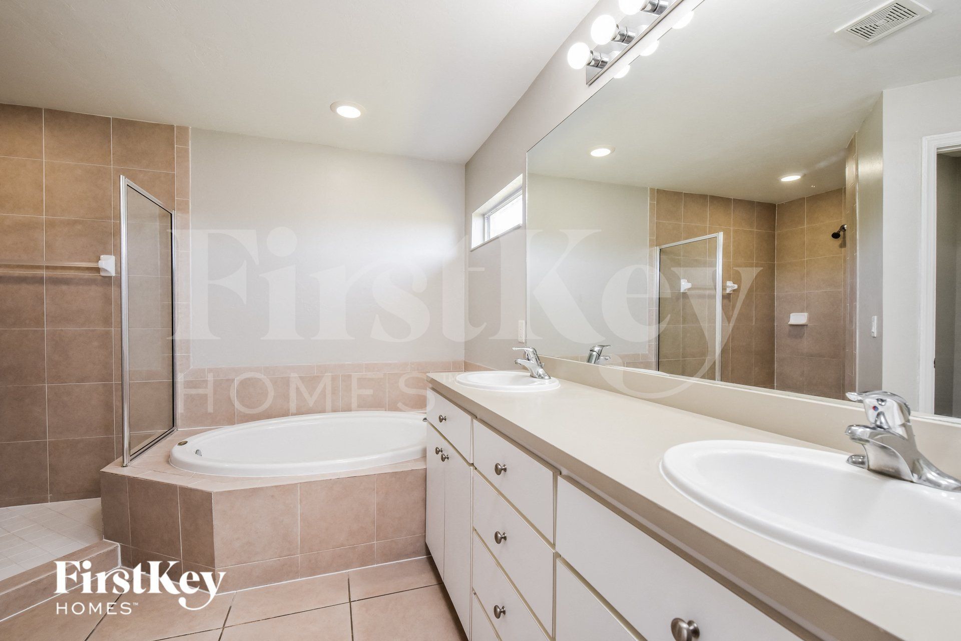 Building Photo - 2547 SW 3rd Pl