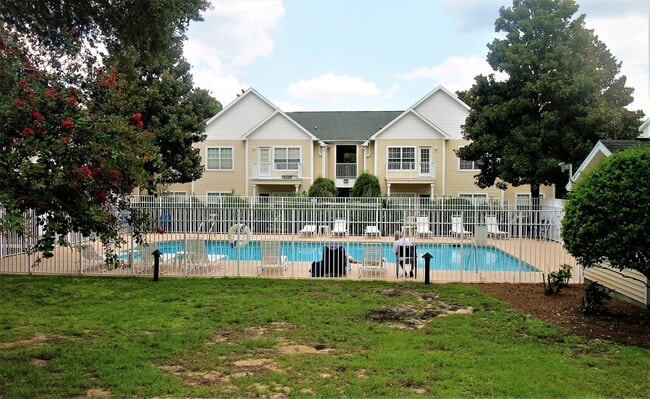 Building Photo - Updated Furnished Condo in Niceville!