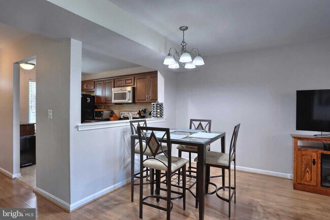 Building Photo - 1952 Wexford Rd