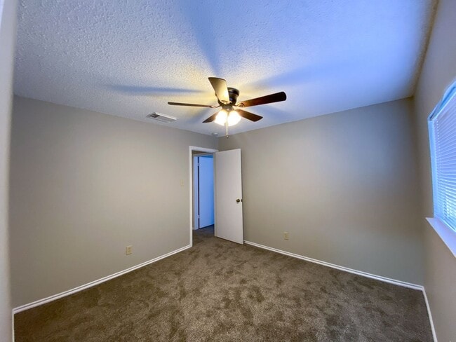 Building Photo - Beautiful 3/2 home in Hunters Mill!