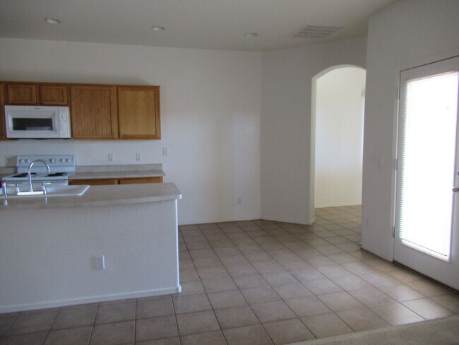 Building Photo - Nice 4 Bedroom Home in San Tan Valley!