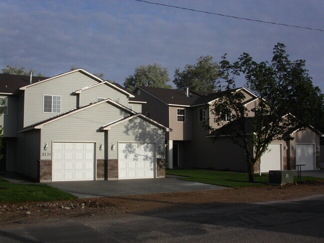 Building Photo - 2131 S Amy Ave