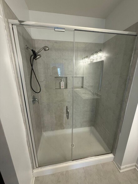 Building Photo - 5954 River Mdw Ct