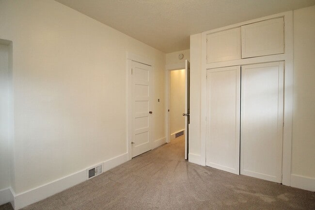 Building Photo - 4626 NE 96th Ave