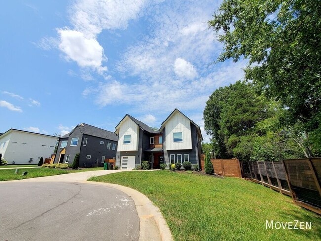 Building Photo - 5018 Double Lakes Dr