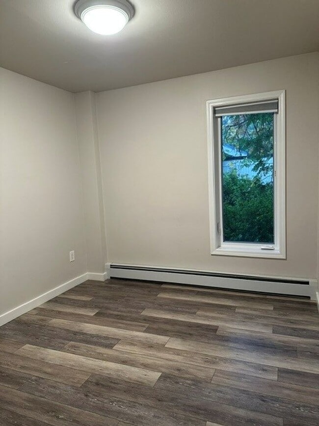 Building Photo - 2644 Forest Park Dr