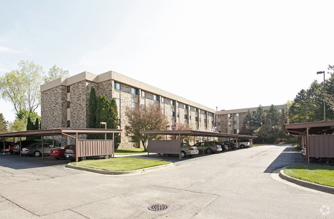 Building Photo - East Glen Apartments