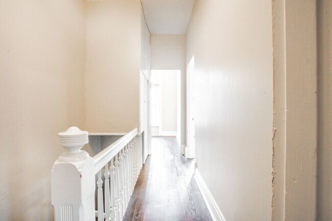 Building Photo - Henrietta Pl