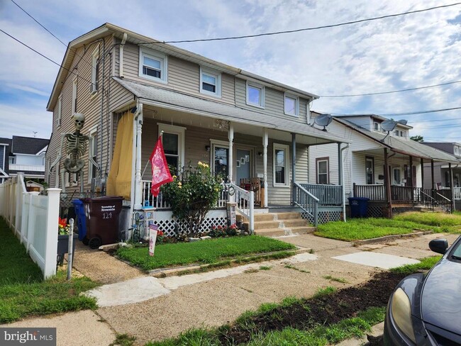 Primary Photo - 126 Paine St