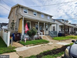 Building Photo - 126 Paine St