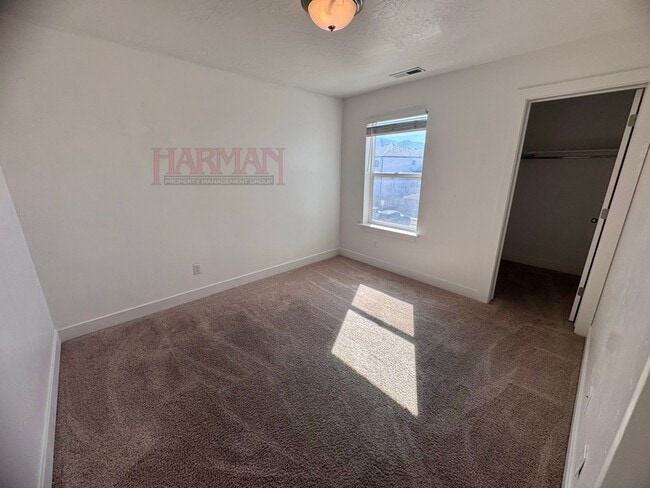 Building Photo - 451 E 280 N