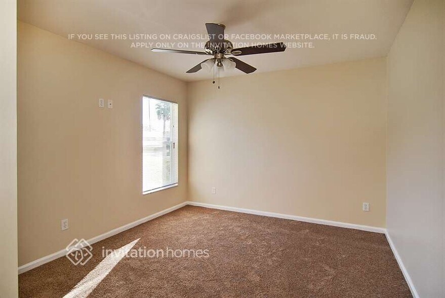 Building Photo - 2317 SW Fern Cir