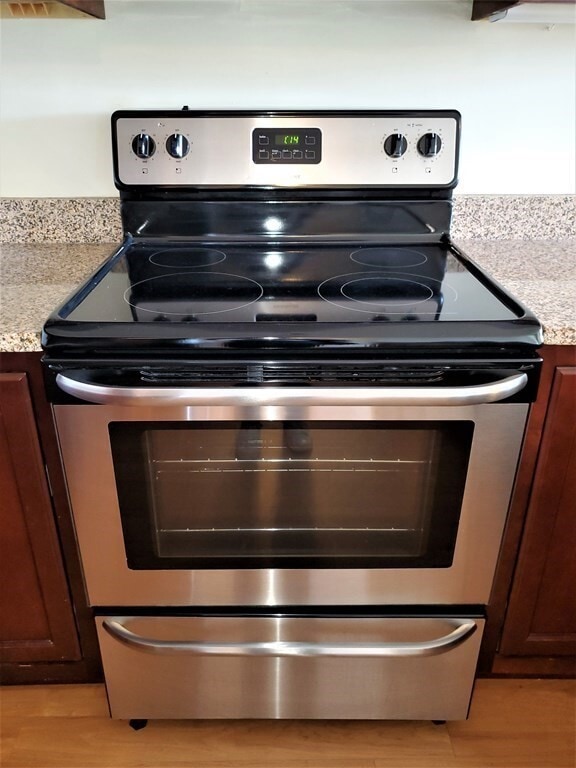 Building Photo - 20 Pond St