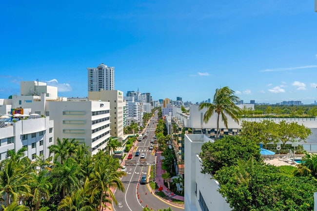 Building Photo - 4401 Collins Ave