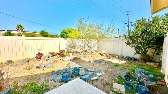 Building Photo - Great Single Story Home Minutes from Everything in Quiet cul-de-sac Street & Neighborhood Locatio...
