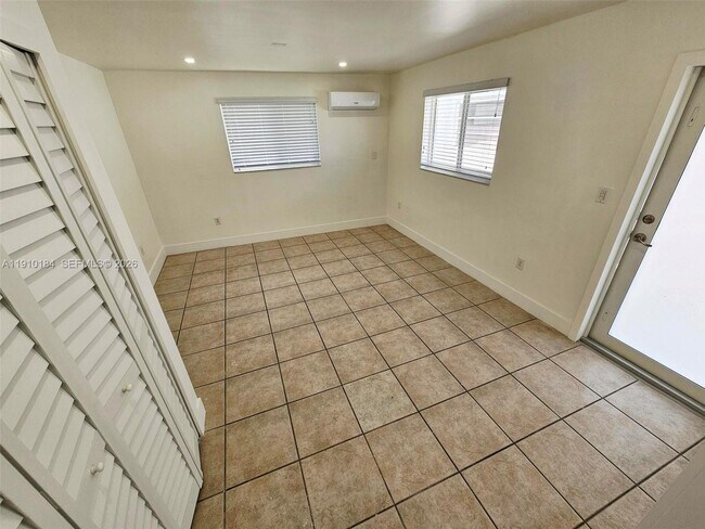 Building Photo - 9301 SW 37th St