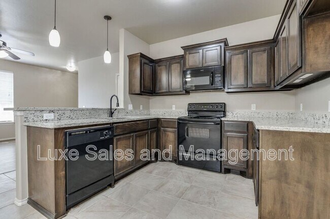 Building Photo - 1308 Garden Gate Dr