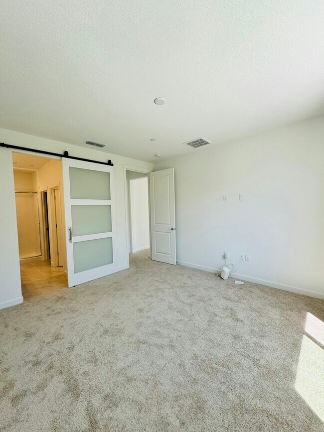 Building Photo - 5395 Trimonti Cir