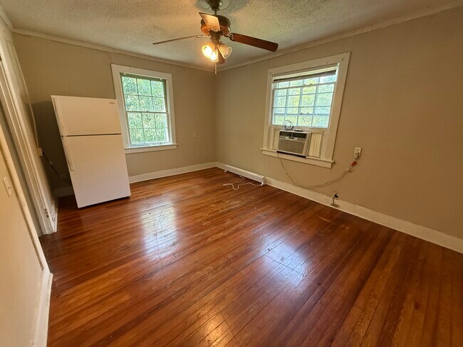 Building Photo - Grey Gables Apartments