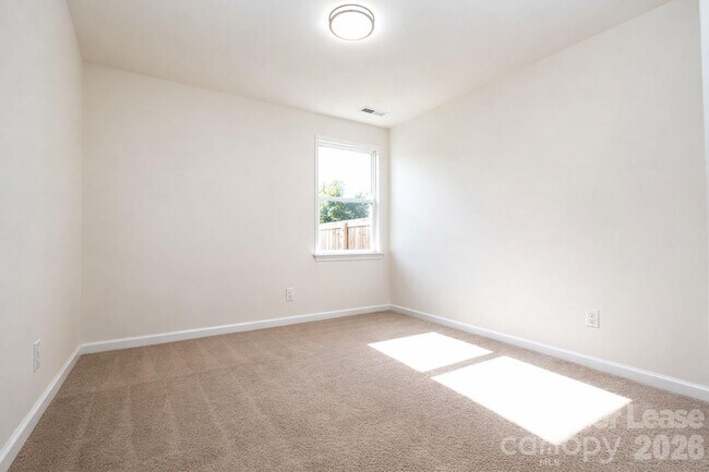 Building Photo - 3220 Berry Creek Rd