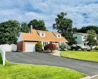Building Photo - 24 Gaymor Ln