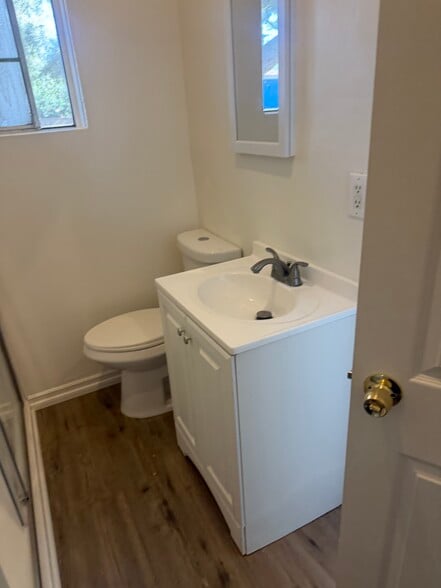 Building Photo - 2108 Casitas Ave